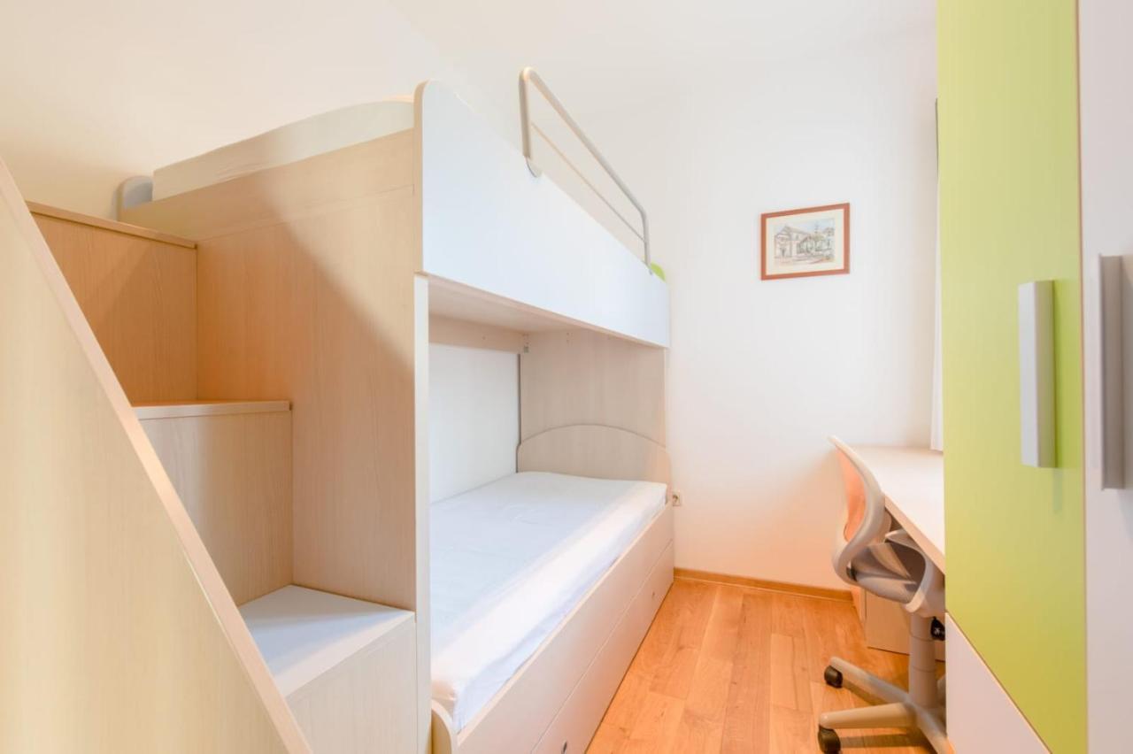 Apartmani Krilo Подстрана Екстер'єр фото
